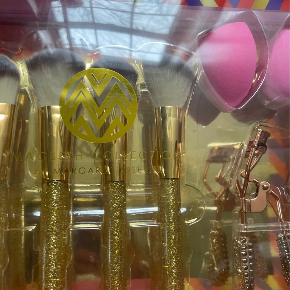 Margaret Josephs Macbeth collection gold glitter clear acrylic 12 pcs beauty set